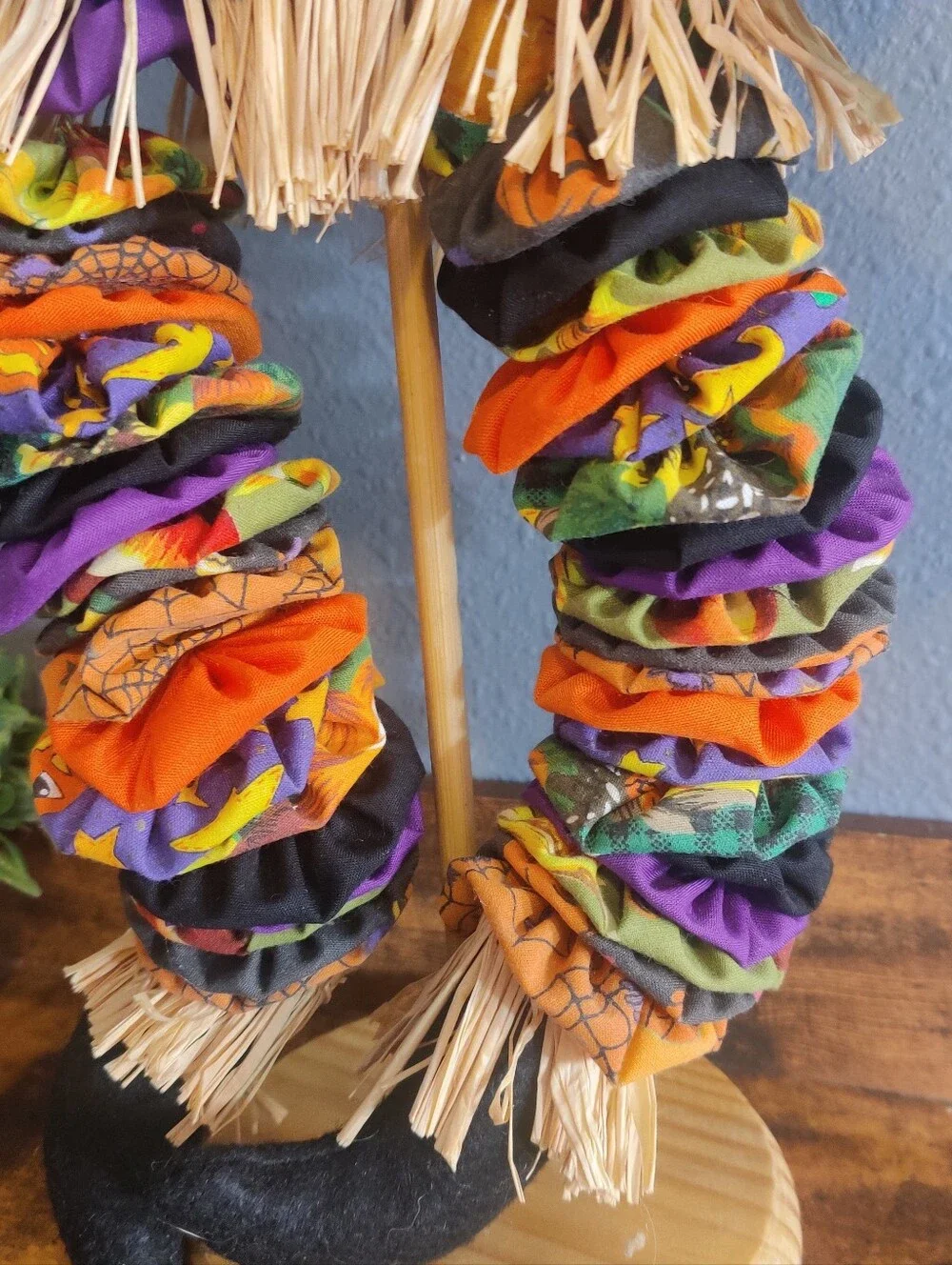Halloween Scarecrow Fabric Straw Figurine Crow Freestanding festive Multicolor